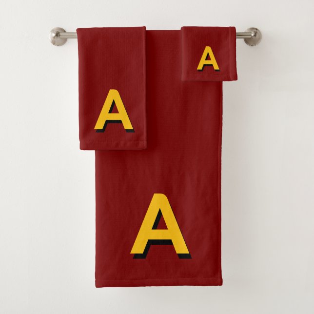 Conjunto De Toalhas Golden Yellow Monogram on Maroon (Insitu)