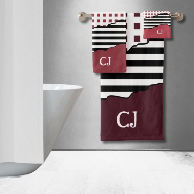 Conjunto De Toalhas Iniciais em camadas brancas, pretas e vermelhas (Stripes Net Black, White, Red Layered Initials Bath Towel Set)