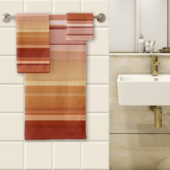 Conjunto de Toalhas Listradas Burgundy Elegantes (A lovely striped bathroom towel set in warm burgundy with blush pink colors and tiny rose gold lines)