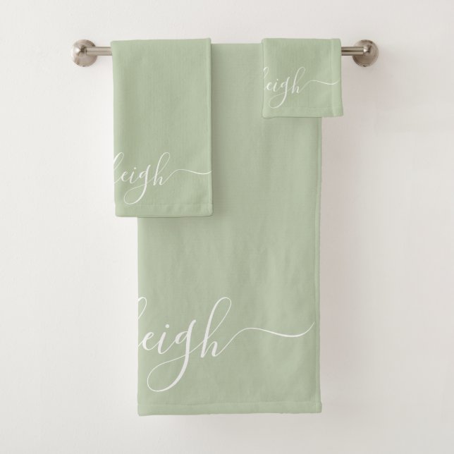 Conjunto De Toalhas Moderno Elegante White Script Name Sage Green (Insitu)