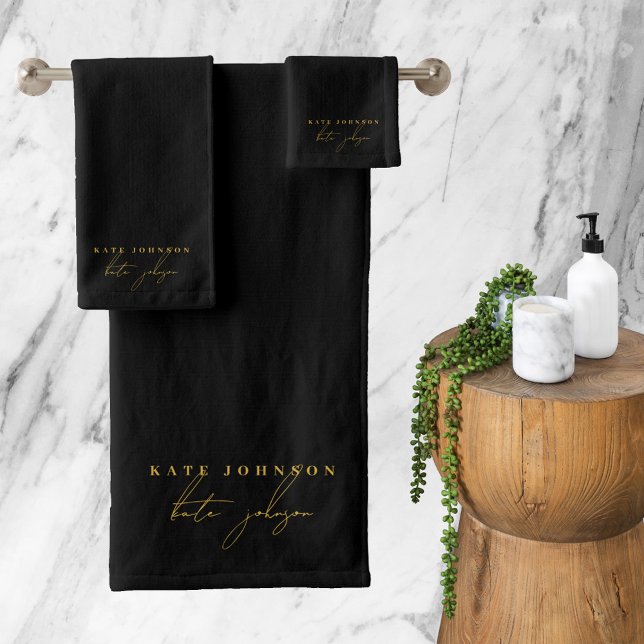 Conjunto De Toalhas Monograma de Script de Assinatura Dourada Preta (Black Gold Signature Script Monogram Bath Towel Set)