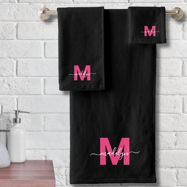 Conjunto De Toalhas Monograma do Nome do Script Moderno Rosa-Quente Pr (Black Hot Pink Modern Script Name Monogram Bath Towel Set)