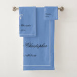 Conjunto De Toalhas Monograma Moderno de Casamento de Notícias de Pres<br><div class="desc">O Monograma Moderno De Casamento E Os Dois Nomes De Newlyweds Dão Um Conjunto De Toalhas De Bath Chic. Conjunto elegante de toalhas de banho de cinza azul e clara personalizado. Script clássico para o sobrenome inicial monograma, os nomes da noiva e do noivo e a data do casamento num...</div>