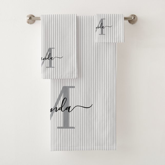 Conjunto De Toalhas Personalized Monogram Gray & White Stripes (Insitu)