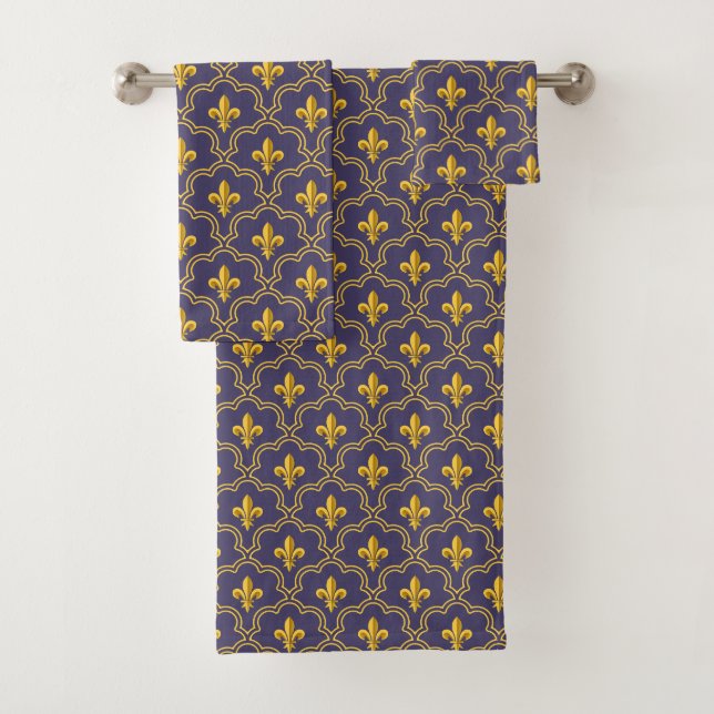 Conjunto De Toalhas Purple and gold fleur-de-lys quatrefoil pattern (Insitu)