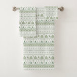 Conjunto De Toalhas Sage Green Scandinávia Nordic Winter Christmas<br><div class="desc">verde-claro e branco, veado personalizado do xmas rústico, toalhas de banho de suéter feio, padrão de linha de salto wintery, conjunto de toalhas revestidas com pastel, riscas de natal alegres, floco de neve do inverno leve scandi, lindo coração de amor do pinheiro, rena escandinava tradicional, listras listradas clássicas festivas</div>