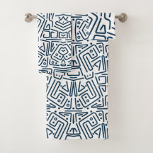 Toallas de baño blancas con líneas azules