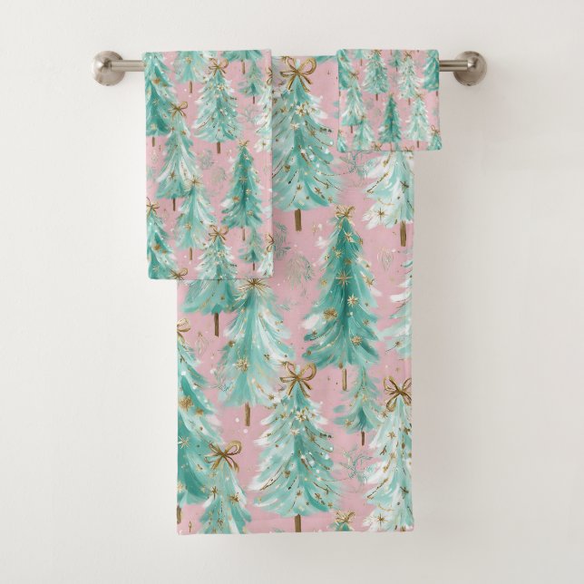 Conjunto De Toalhas Whimsical Teal Christmas Trees on Pink  (Insitu)