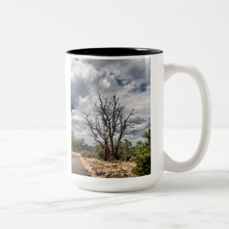 Considere a caneca dos corvos