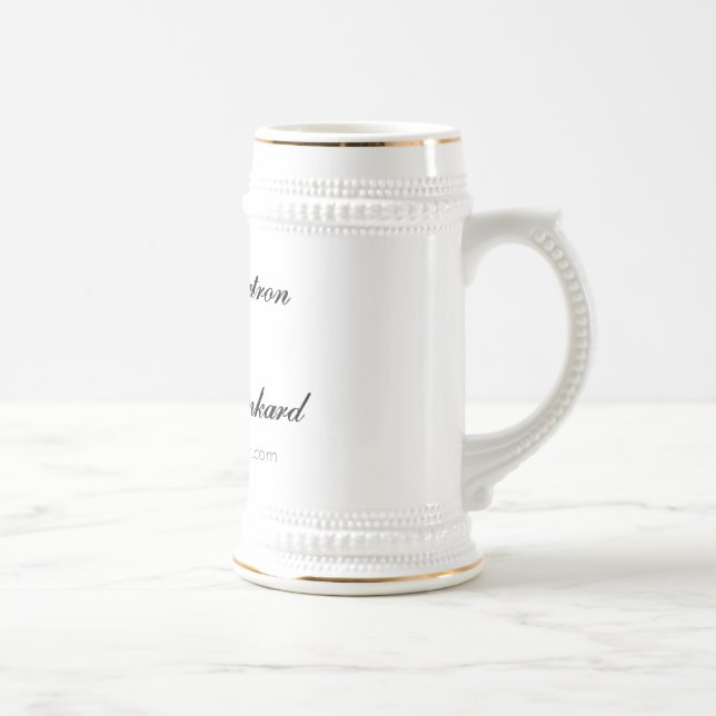 Consumidor orgulhoso da caneca para cerveja do (Direita)