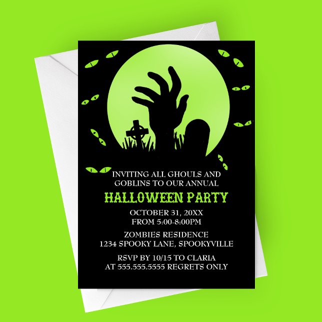 Convite à Festa Zombie Halloween (Green Zombie Spooky Halloween Party Invitation | Graveyard with Haunted Eyes and Full Moon)