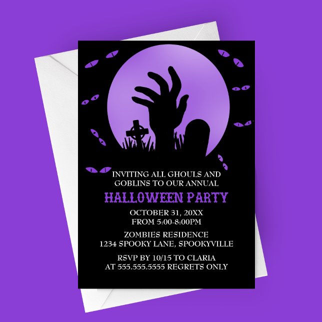 Convite à Festa Zombie Halloween (Purple Zombie Spooky Halloween Party Invitation | Graveyard with Haunted Eyes and Full Moon)