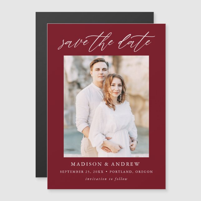 Convite Anúncio de data de casamento em burgundy com fonte (Frente/Verso)