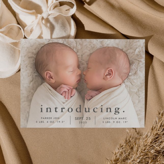 Convite Anúncio de Nascimento de Foto Twin Mínimo Simples (Simple typography twins baby birth magnetic announcement.)
