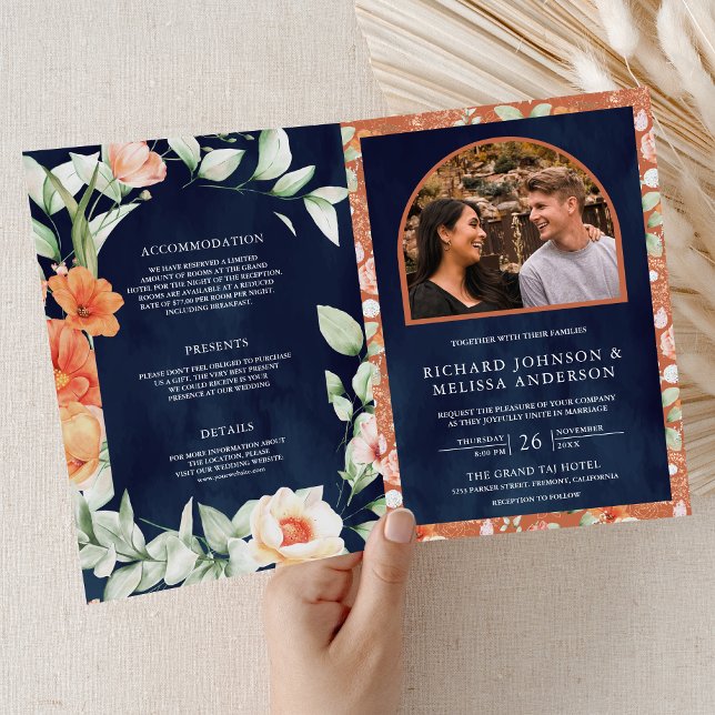 Convite Boho Arch Earthy Floral Navy Blue QR Code Wedding (Criador carregado)