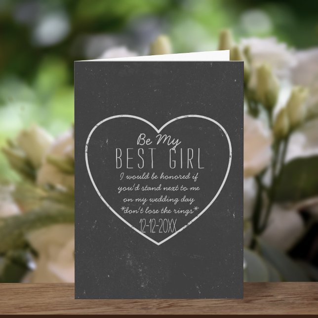 Convite Casamento no Quadro Negro Rústico Você Será Minha  (Ask your best friend to stand by your side on your wedding day with this rustic style card)