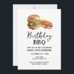Convite Casual de Churrasco de Aniversário de 30 a<br><div class="desc">Convites de churrasco de aniversário. Fácil de personalizar. Todo o texto é ajustável e fácil de alterar para as necessidades da sua festa. Gráficos simples de hambúrguer e cachorro-quente em aquarela. Convites para ele. Design de aniversário de churrasco no quintal ou bar. Qualquer idade,  basta mudar o texto.</div>