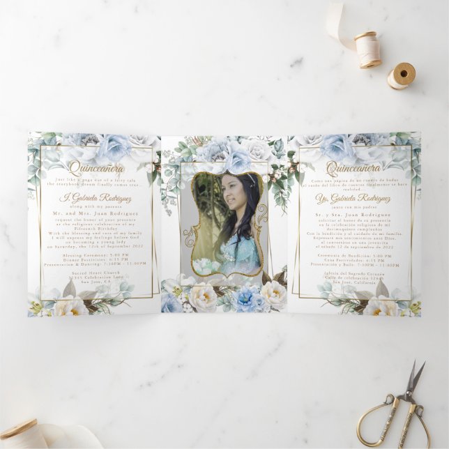 Convite Com Dobra Tripla 2 Foto Blue Peony Mis Quince Años Tri-Fold (Dentro)