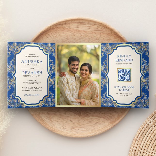 Convite Com Dobra Tripla Azul Real Código QR de Renda Dourada Foto Casament (Criador carregado)