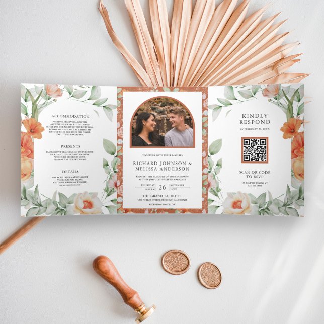 Convite Com Dobra Tripla Boho Arch Earthy Código QR Floral Casamento (Criador carregado)