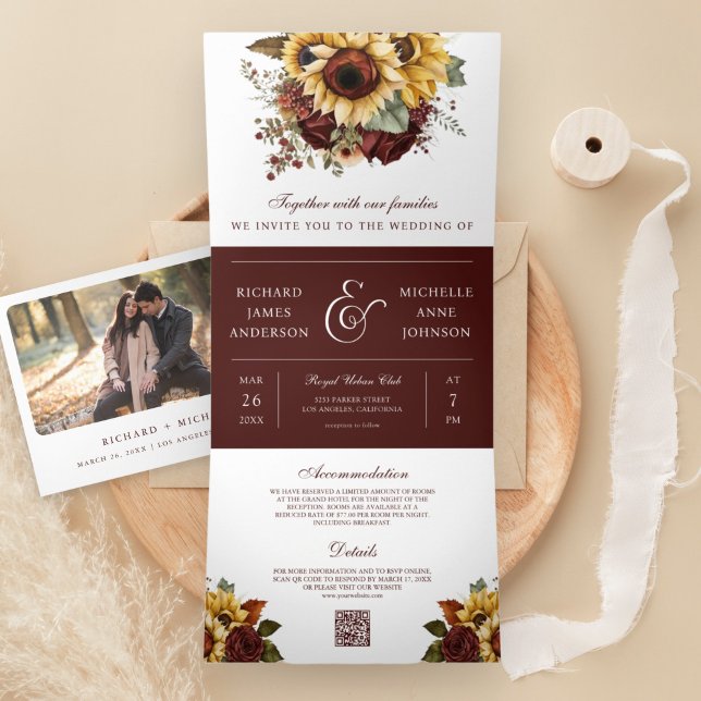 Convite Com Dobra Tripla Boho Rosas Burgundy Girassóis Código QR Casamento (Criador carregado)