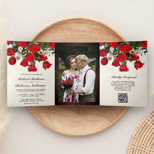 Convite Com Dobra Tripla Buquê de Rosas Vermelhas Rústicas Foto Código QR C