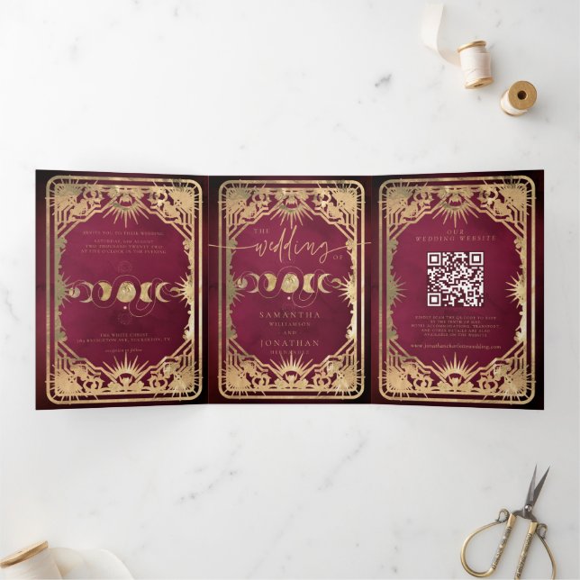 Convite Com Dobra Tripla Burgundy & Faux Gold Tarot Celestial Wedding (Dentro)