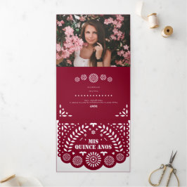 Convite Com Dobra Tripla Burgundy Papel Picado Mis Quince Años