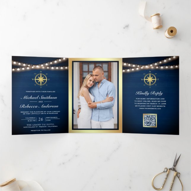 Convite Com Dobra Tripla Bússola Dourada Naval Código QR Casamento (Dentro)