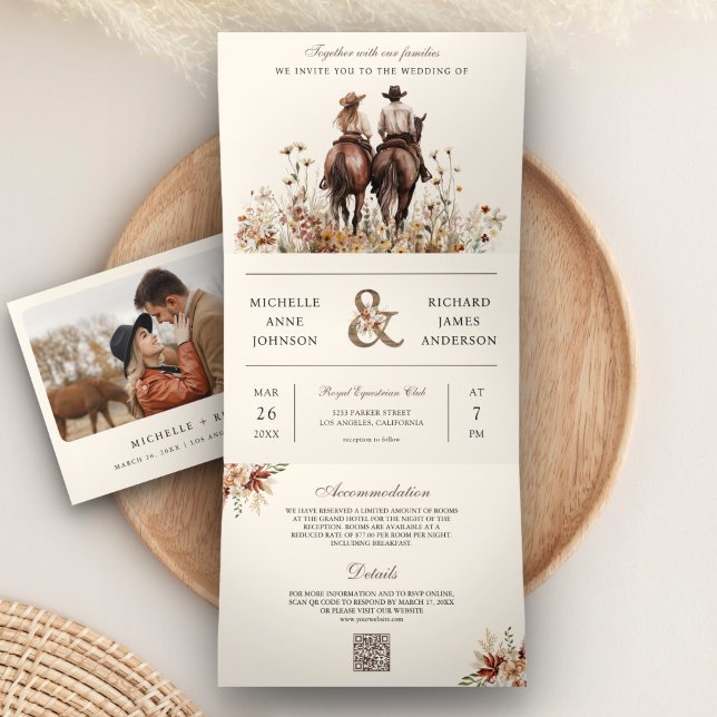 Convite Com Dobra Tripla Casal Ocidental Cavalgando Cavalo em um Casamento (Criador carregado)