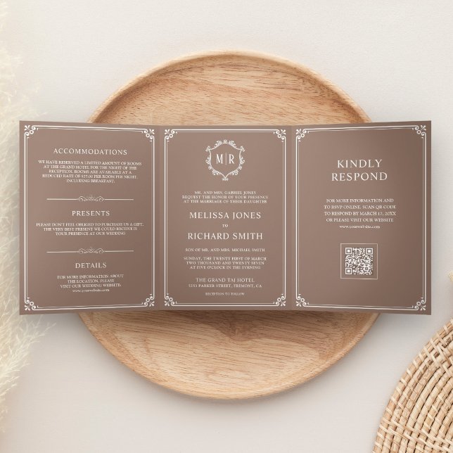 Convite Com Dobra Tripla Casamento Código QR Monograma Marrom e Branco (Criador carregado)