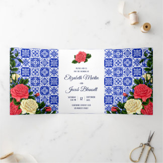 Convite Com Dobra Tripla Casamento de Azulejo mexicano Coral e Rosas de Cre