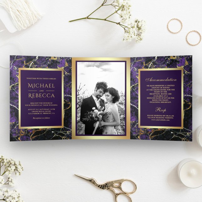 Convite Com Dobra Tripla Casamento de Foto Real Purple Marble Faux Gold (Criador carregado)