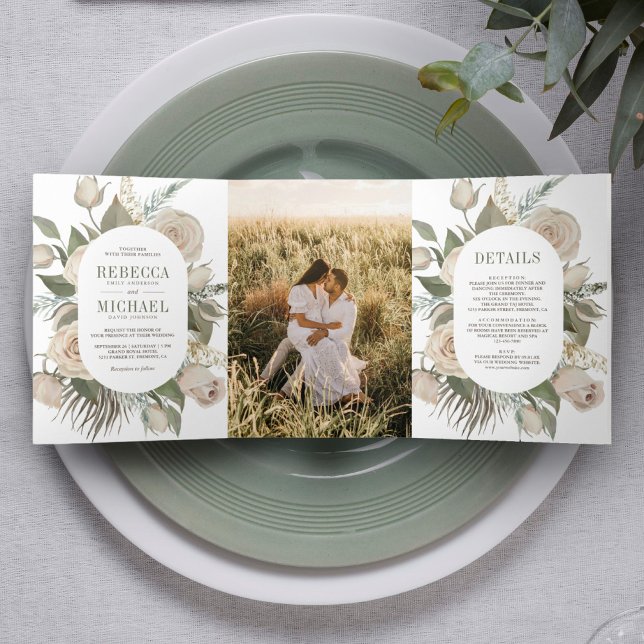 Convite Com Dobra Tripla Casamento de Rosas de Marfim Rústico Boho com Folh (Criador carregado)