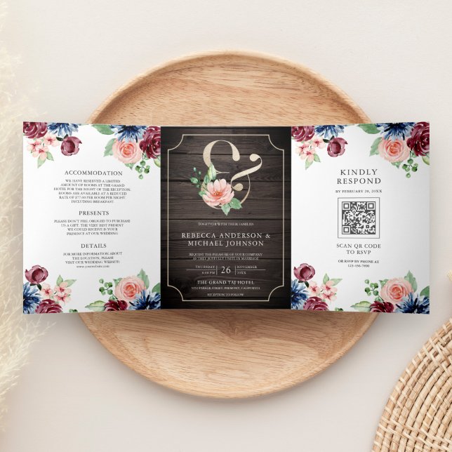 Convite Com Dobra Tripla Casamento do Código QR da Madeira Floral Burgundy  (Criador carregado)