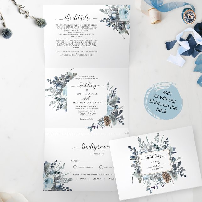 Convite Com Dobra Tripla Casamento Floral Azul com RSVP Tudo em Um (Criador carregado)
