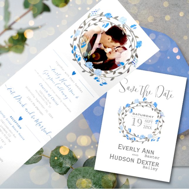 Convite Com Dobra Tripla Casamento Floral de Púrpura Elegante (Criador carregado)