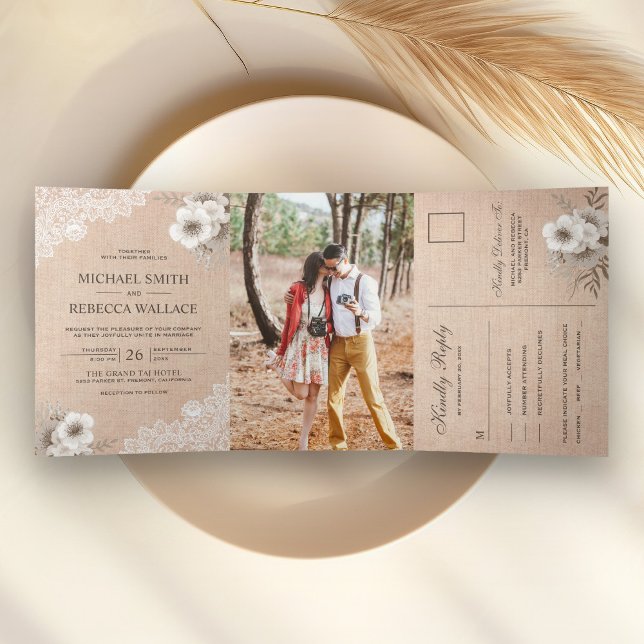 Convite Com Dobra Tripla Casamento Floral de Renda em Burlap Rústico Countr (Criador carregado)