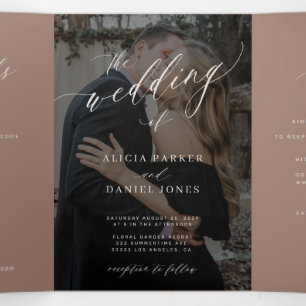 Convite Com Dobra Tripla Casamento foto código QR marrom neutro RSVP