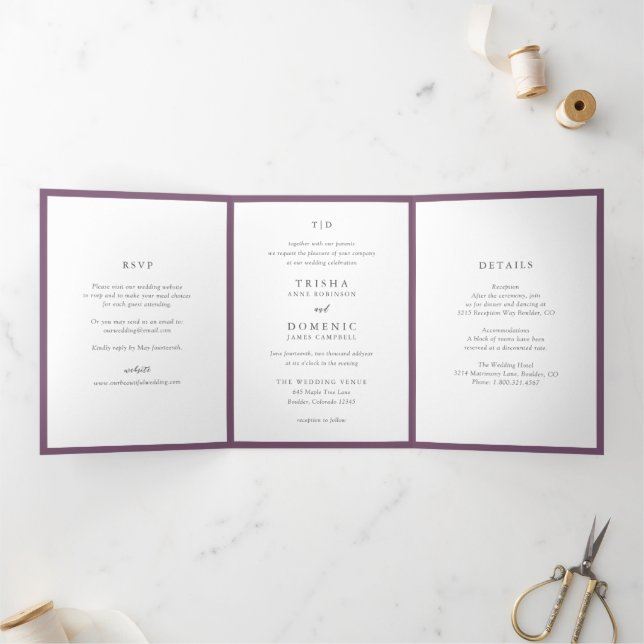 Convite Com Dobra Tripla Casamento Moderno com Monograma Roxo Elegante (Dentro)