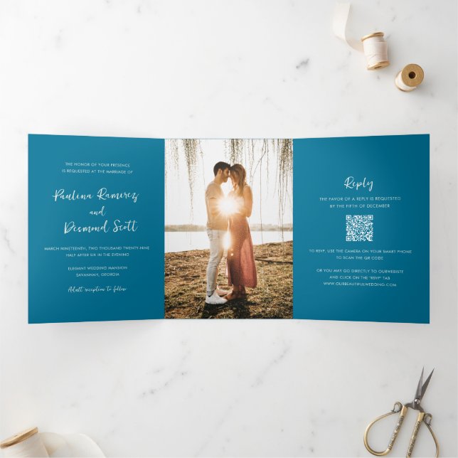 Convite Com Dobra Tripla Casamento Simples Código QR Azul Moderno (Dentro)