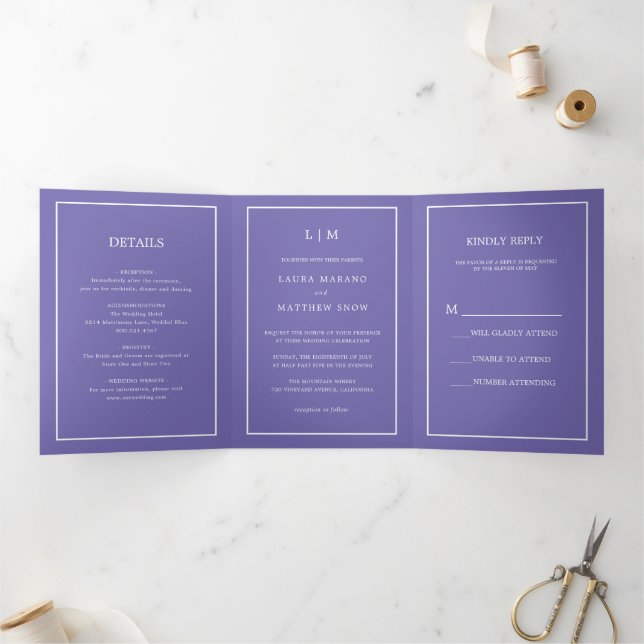 Convite Com Dobra Tripla Casamento Simples de Monograma Roxo Moderno Elegan (Dentro)