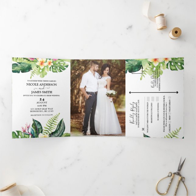 Convite Com Dobra Tripla Casamento Tropical na Praia com Folhas e Flores da (Dentro)