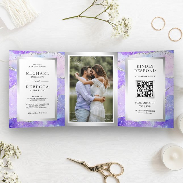 Convite Com Dobra Tripla Código QR de Mármore de Ágata Roxo Lavanda Casamen (Criador carregado)
