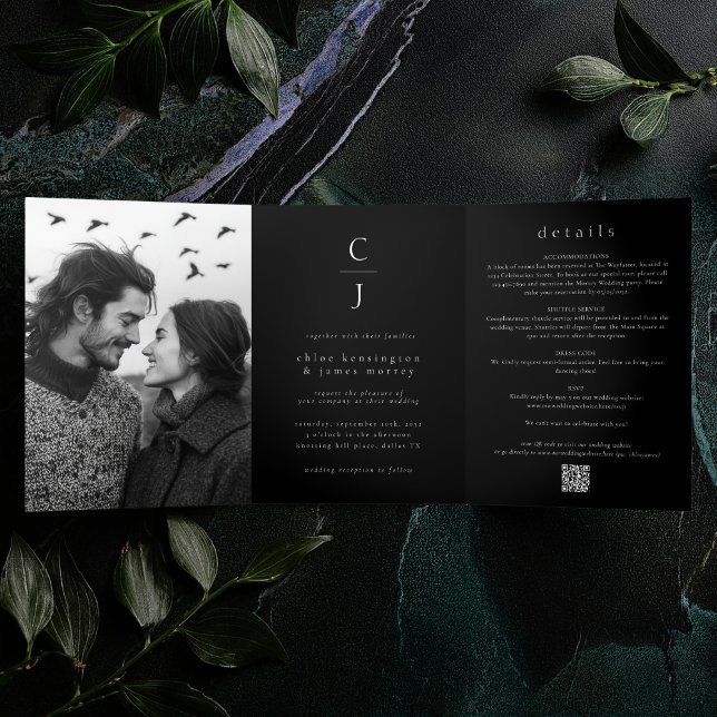 Convite Com Dobra Tripla Código QR do Monograma Moderno de Casamento Preto  (Criador carregado)