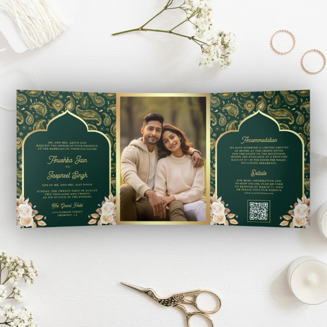 Convite Com Dobra Tripla Código QR Floral Paisley Ouro Esmeralda Casamento  (Criador carregado)