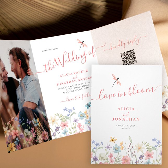 Convite Com Dobra Tripla Código QR RSVP tudo em um casamento floral (Criador carregado)