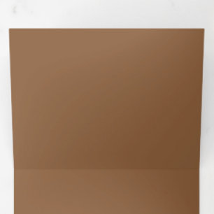 Convite Com Dobra Tripla Design de Fundo Marrom Terroso Rústico