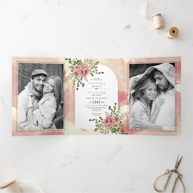 Convite Com Dobra Tripla Dusty rosa cor-de-rosa flores arco floral boho (Dentro)