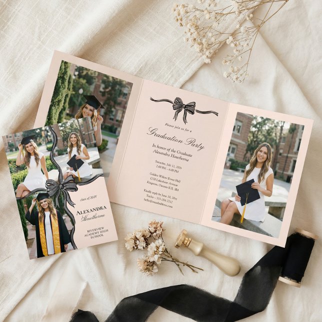 Convite Com Dobra Tripla Elegant Stylish Black Bow Ribbon Photo Graduation (Elegant Stylish Black Bow Ribbon Photo Graduation Tri-Fold Invitation)
